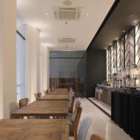 Delua Hotel Jakarta Extérieur photo